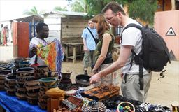 Craft shopping at Kokrobite beach